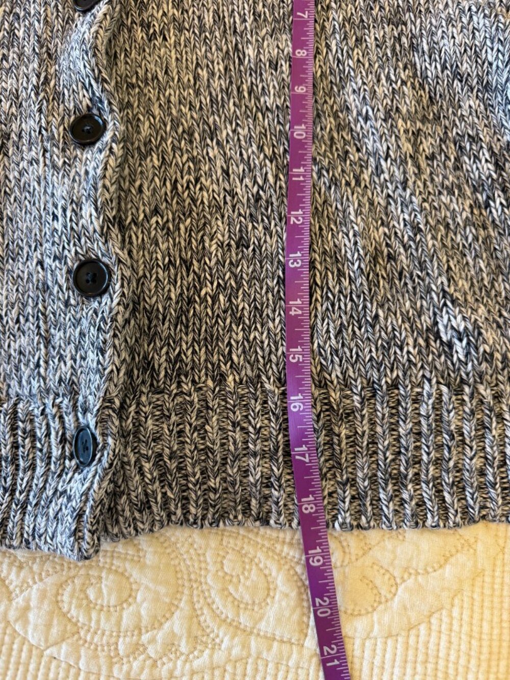 Banana Republic grey marled knit cropped cardigan. - Picture 7 of 7